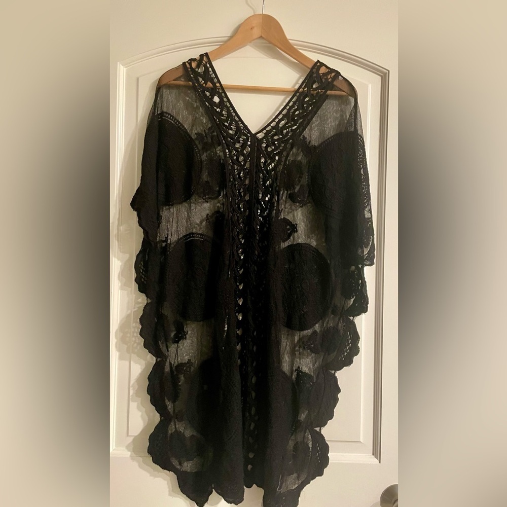 Vince Camuto Lace Cover-up Top - Picture 1 of 6